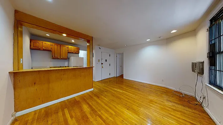 Rented by Bond New York | media 26