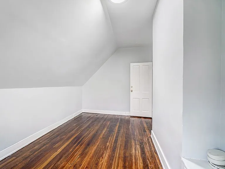 870 Rockdale Ave — Photo 44