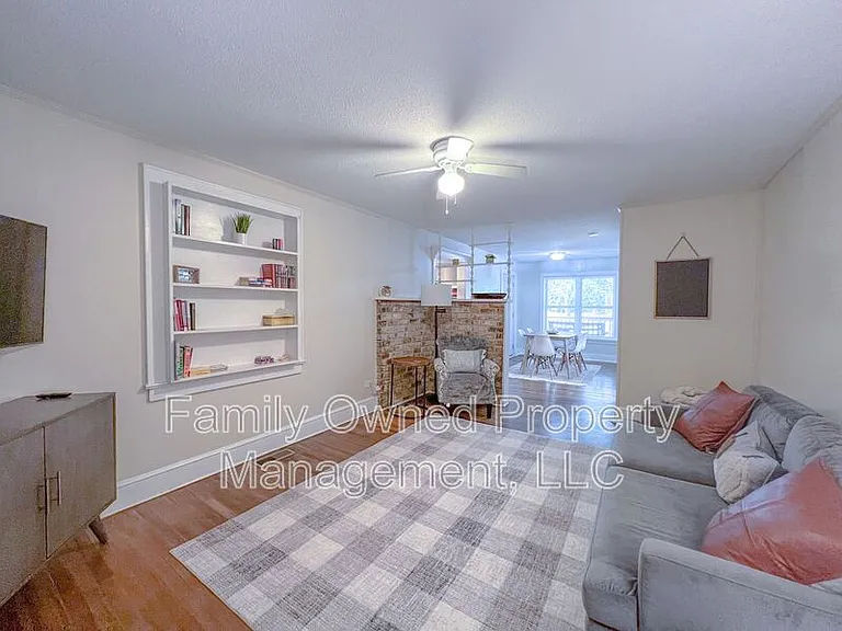 806B N Magnolia St — Photo 6