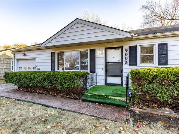 9005 E 74th St, Raytown, MO 64133