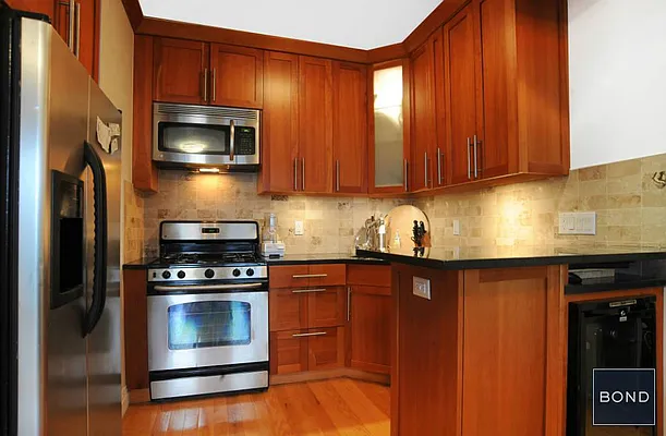 Sold by Bond New York | media 4