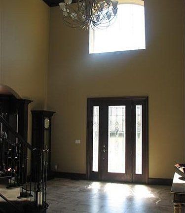 4th image of 532 Green Valley Dr