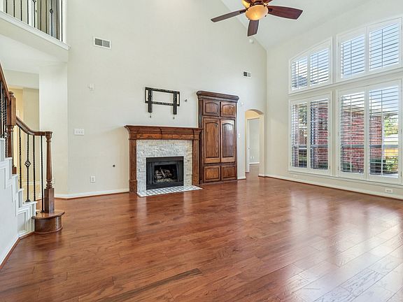 3rd image of 4868 Voyager Dr