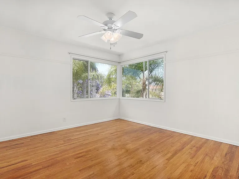 421 San Vicente Apartments — Photo 20