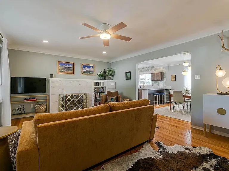 219 Montclaire NE — Photo 11