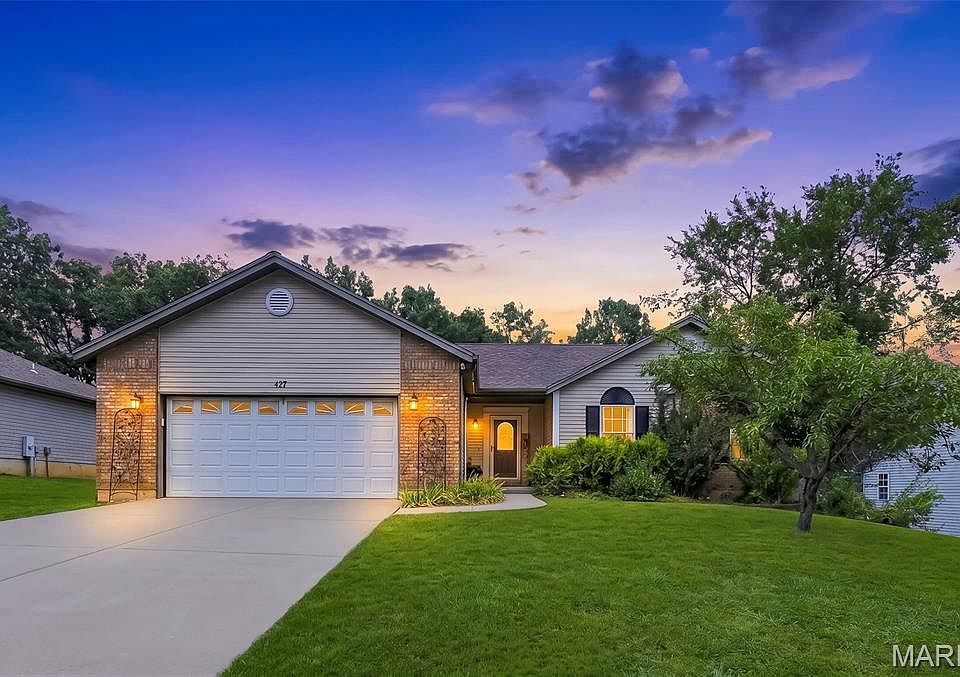 1st image of 427 Timber Dr