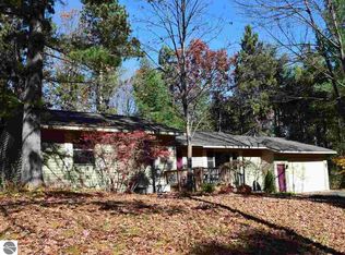 3381 Hardwood Dr, Traverse City, MI 49686