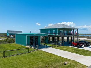 228 Palmetto Point Rd, Rockport, TX 78382