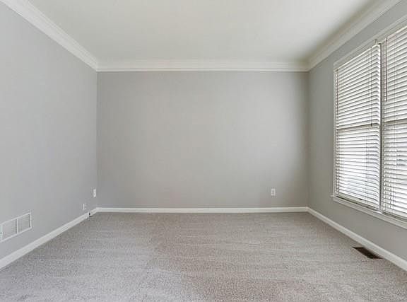 3rd image of 600 Oak Landing Dr