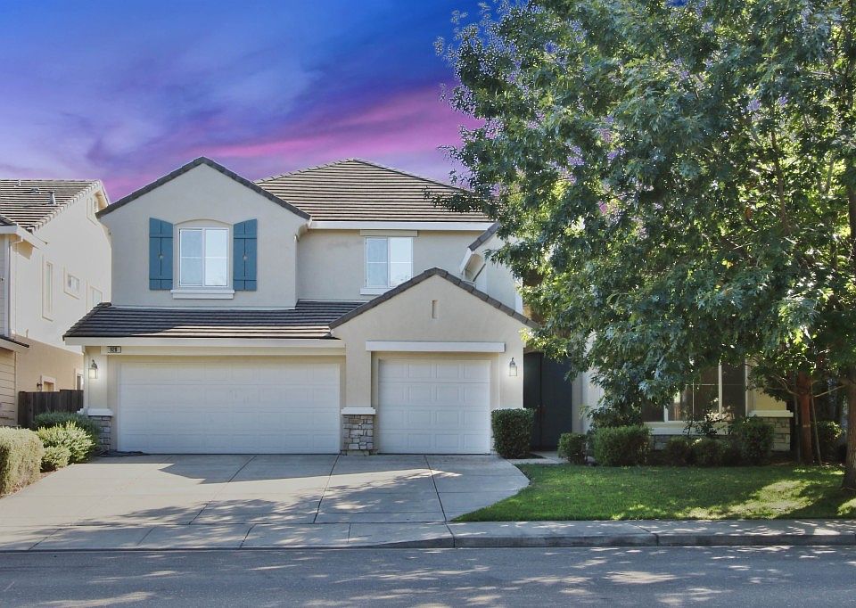 1st image of 920 Eastlake Cir