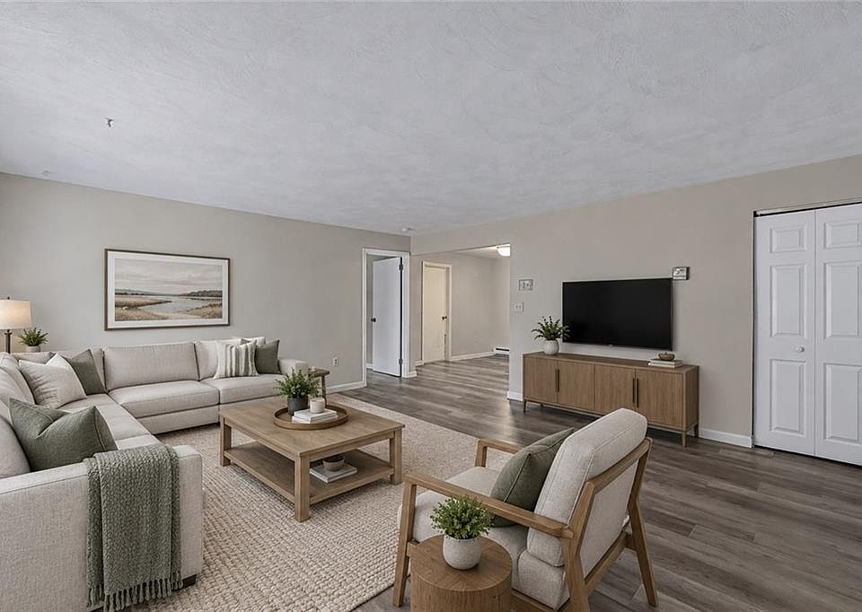 1st image of 300 Smithfield Rd APT 5-34