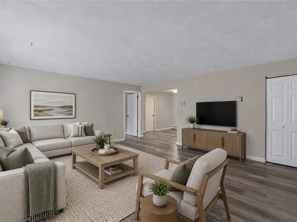 300 Smithfield Rd APT 5-34, North Providence, RI 02904