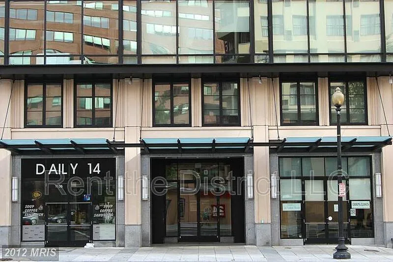 1 bed, 1.0 bath, 792 sqft, $2,700 — Photo 3