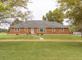 25710 Donahoo Rd, Tonganoxie, KS 66086