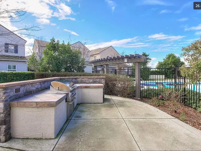 92 Talmont Cir — Photo 24