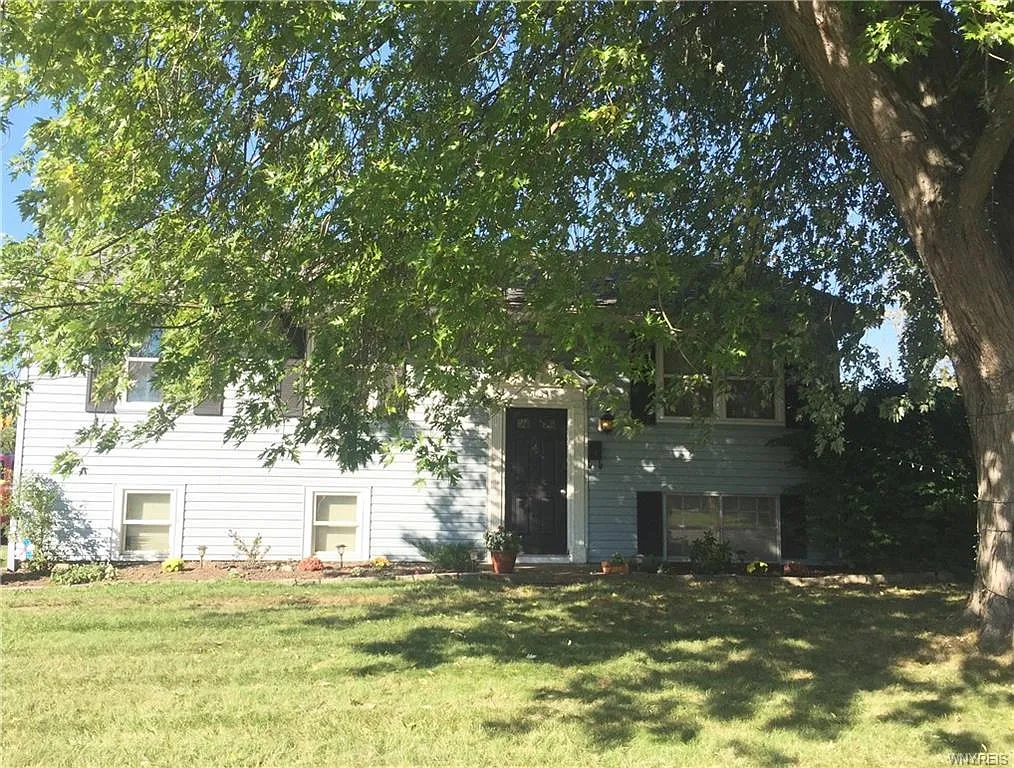 6033 Wallace Ave photo 1