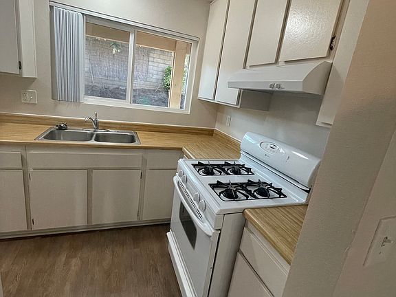 4th image of 317 Marian Way