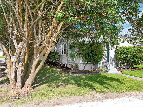 2nd image of 501 Gaudet Dr