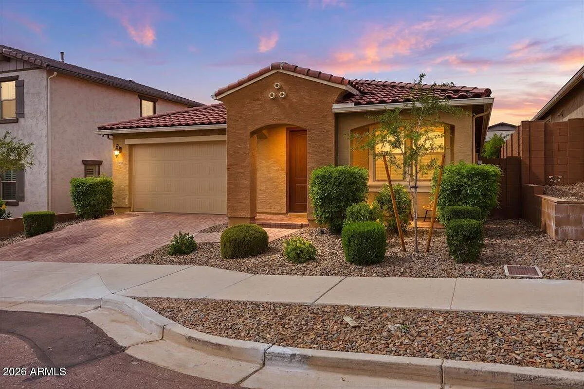 3 bed, 2000 sqft, $2,850 — Photo 2