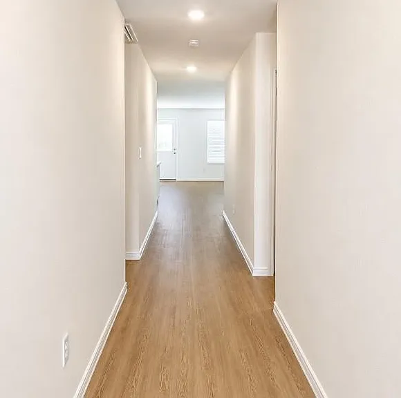 531 Paris St — Photo 4