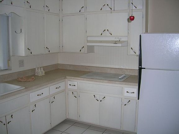 3rd image of 404 New York Ave