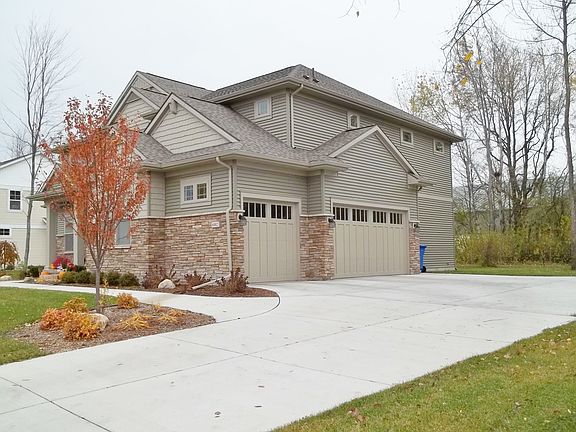 2nd image of 6002 Shirewood Cir