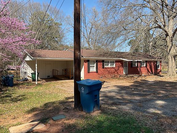 2nd image of 3909 Redwood Trl