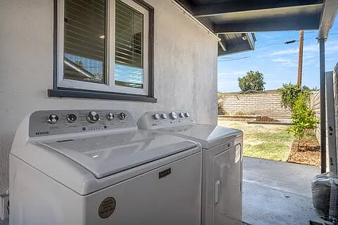 22309 Leadwell St — Photo 39