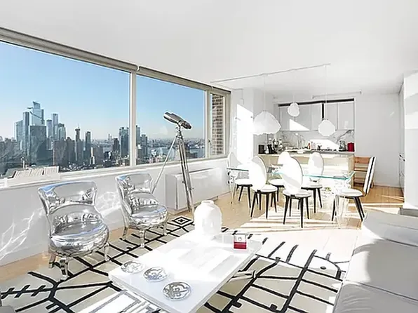 322 W 57th St, New York, NY