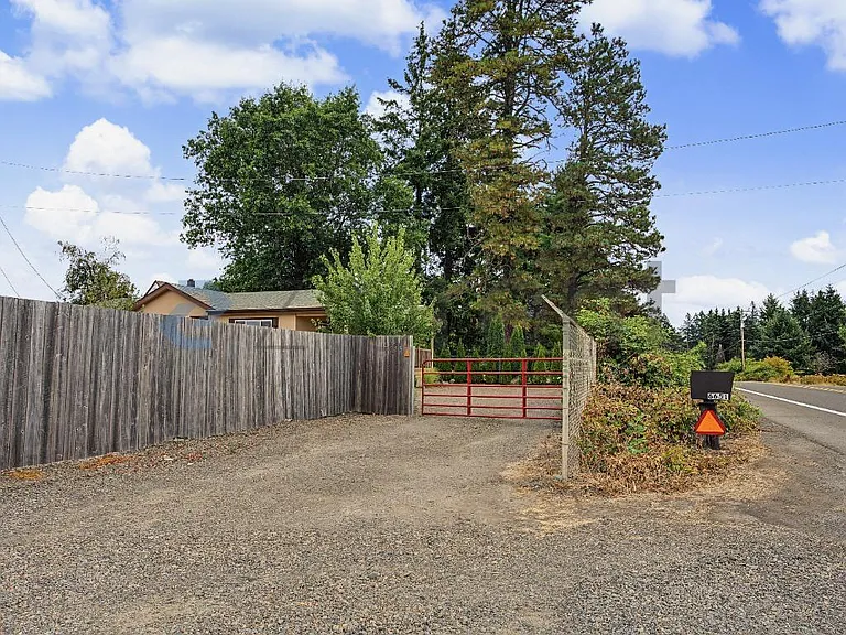 6655 S Arndt Rd — Photo 3