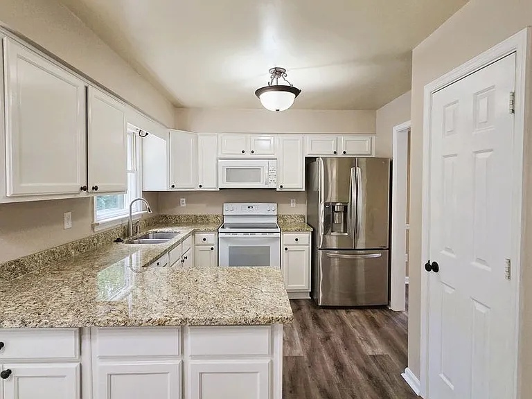 2519 Providence Creek Rd N — Photo 7