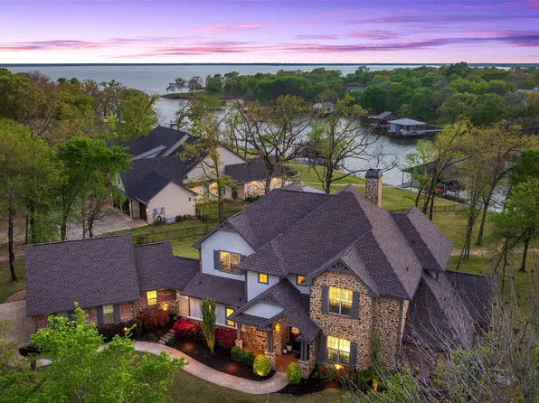 211 Sandpiper Dr, Mabank, TX 75156