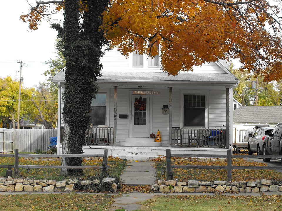 925 Court Street
