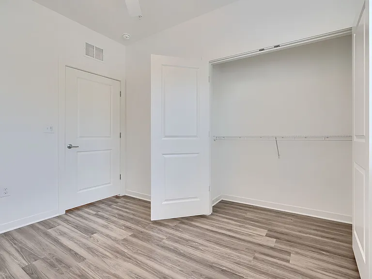 Urbana at Hioaks — Photo 16