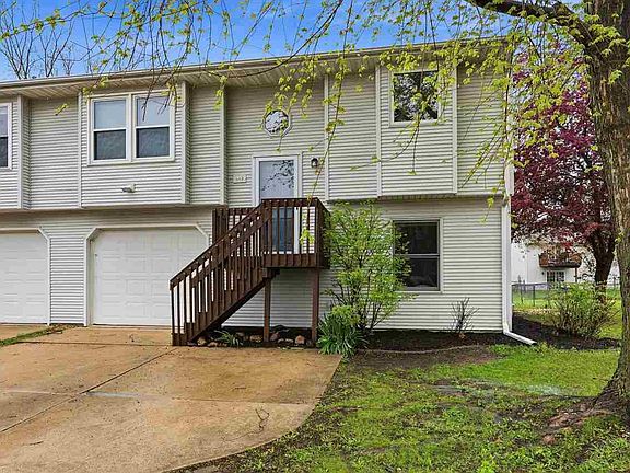 2nd image of 660 Molly Dr