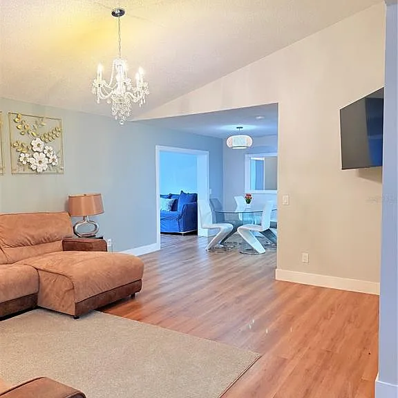 2130 Redleaf Dr — Photo 5
