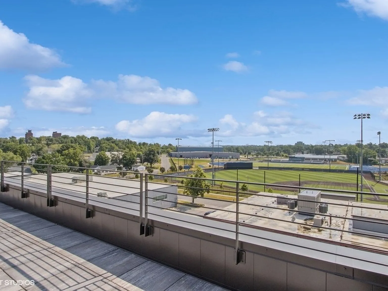 The Leo at the Hub Apartments — Photo 3