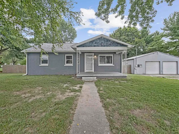 408 W Grave St, Patoka, IN 47666