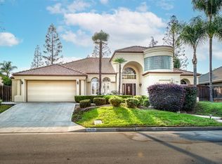 9432 N Ashurst Dr, Fresno, CA