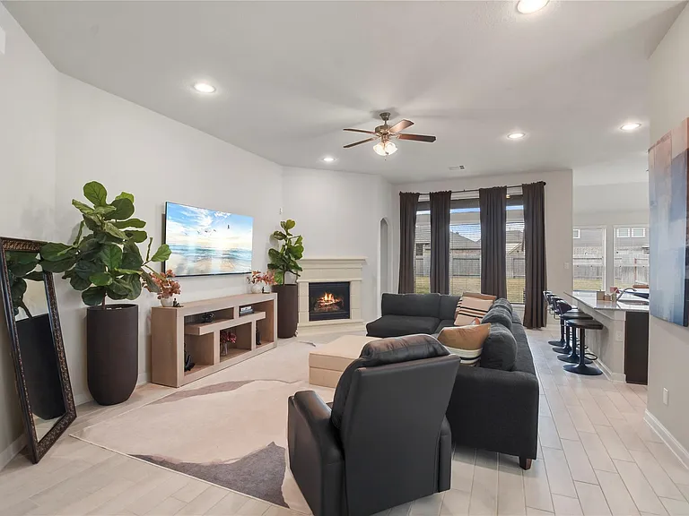 24727 Horsetooth Dr — Photo 1