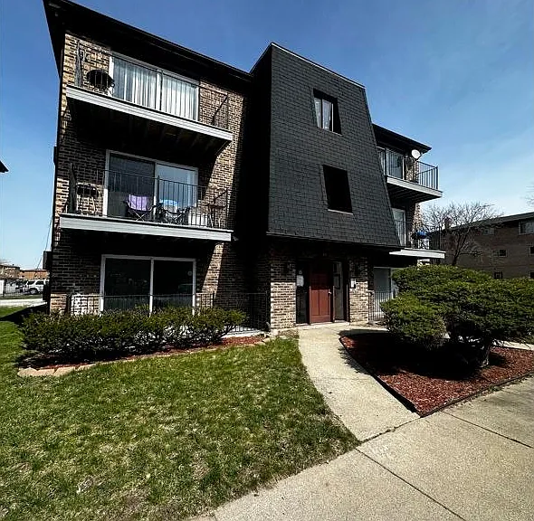 1930 Pulaski Rd #3W — Photo 1