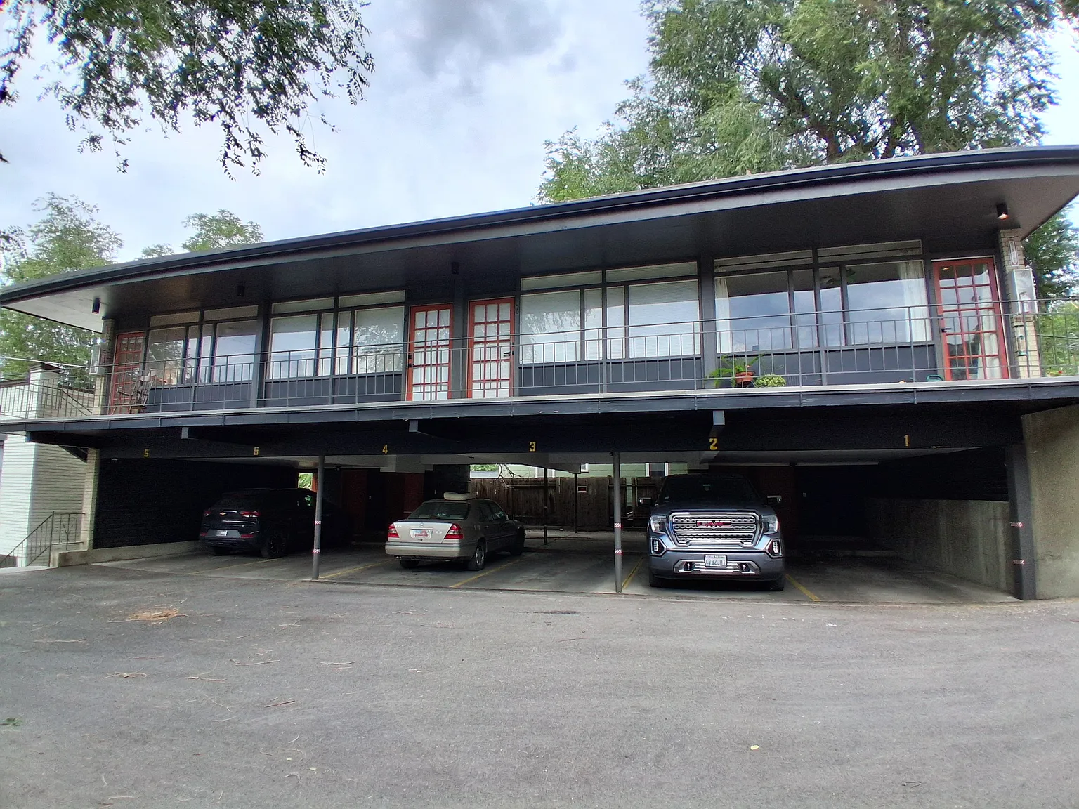 277 N Center Street — Photo 2