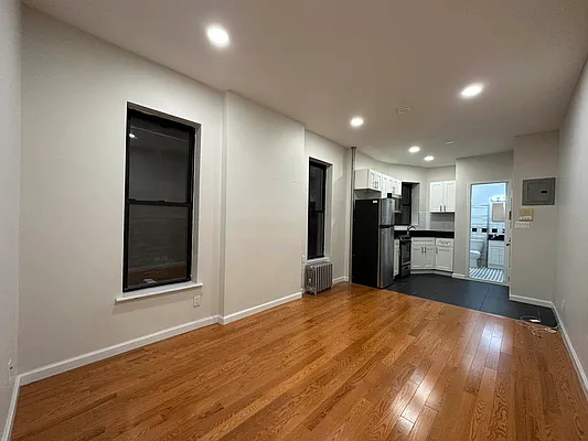 Rented by Oxford Property Group | media 9