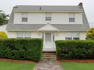 353 E Surf Rd, Ocean City, NJ 08226