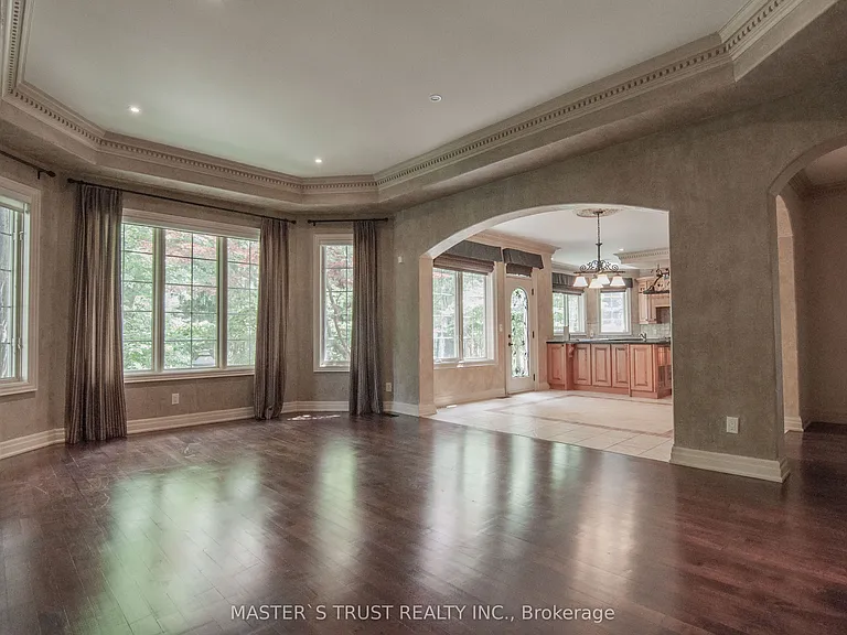 678 Saint Nicholas Ct — Photo 14