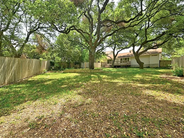 1714 Kimmerling Ln — Photo 33