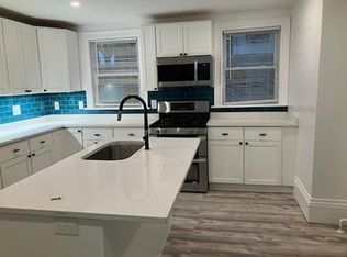 414 Lafayette St #1, Salem, MA 01970