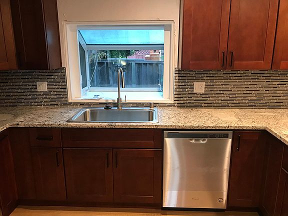 4th image of 737 Cahalan Ct #1
