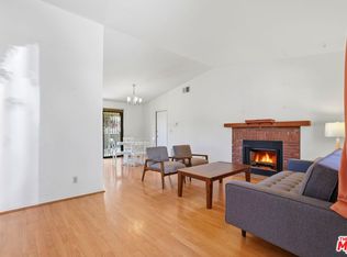 7042 Jon Allan Dr, North Hollywood, CA 91605