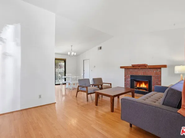 7042 Jon Allan Dr, North Hollywood, CA 91605